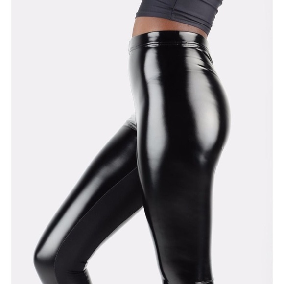 Blackmilk New Slicks Leggings (M) - Picture 4 of 4